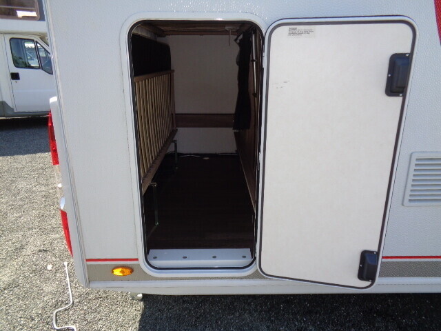 Wohnwagen Mit Etagenbett Und Garage : Bürstner premio tk wohnwagen mit campanda