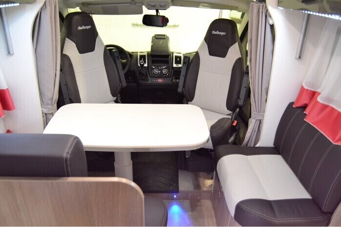 Camper semintegrale Challenger GENESIS 09548746 - Campanda.de