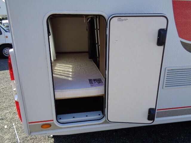 Wohnwagen Mit Etagenbett Und Garage : Bürstner premio tk wohnwagen mit campanda
